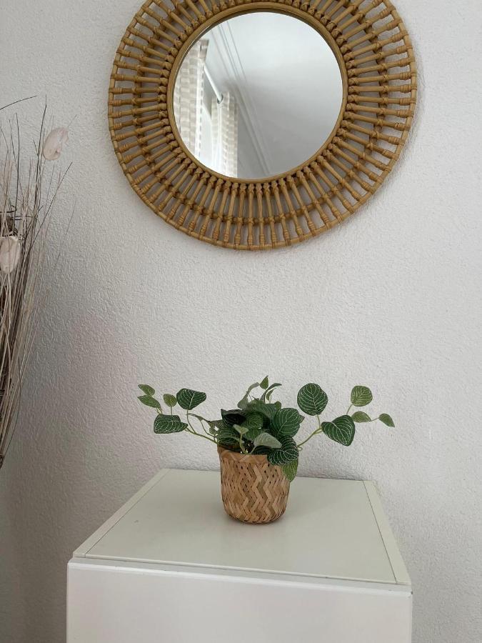 Appartement LUNA avec parking couvert privé Le Locle Extérieur photo