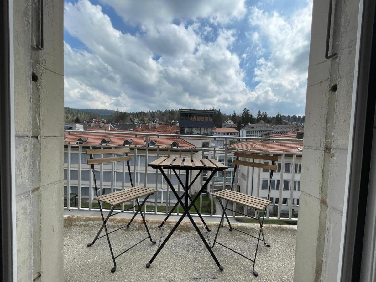 Appartement LUNA avec parking couvert privé Le Locle Extérieur photo