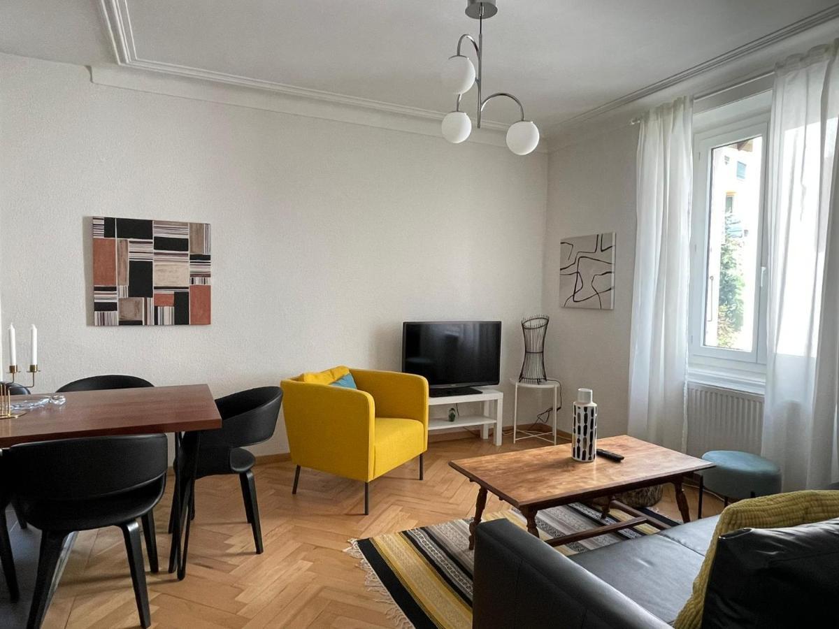 Appartement LUNA avec parking couvert privé Le Locle Extérieur photo