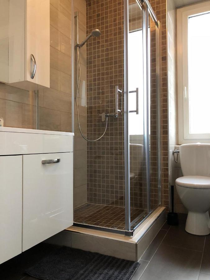 Appartement LUNA avec parking couvert privé Le Locle Extérieur photo